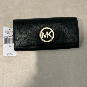 NWT! Michael Kors Wallet